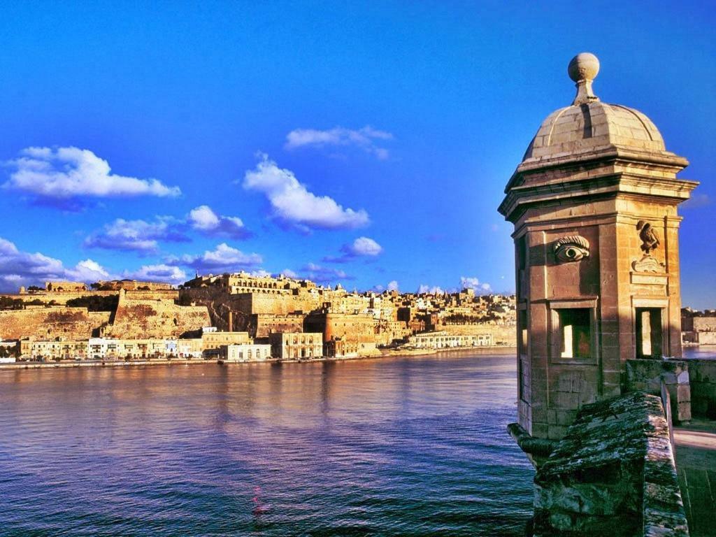 Cosy 1Br Penthouse With Terrace, Great Location Apartment Gzira Екстериор снимка