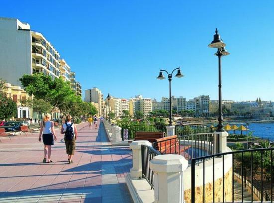 Cosy 1Br Penthouse With Terrace, Great Location Apartment Gzira Екстериор снимка