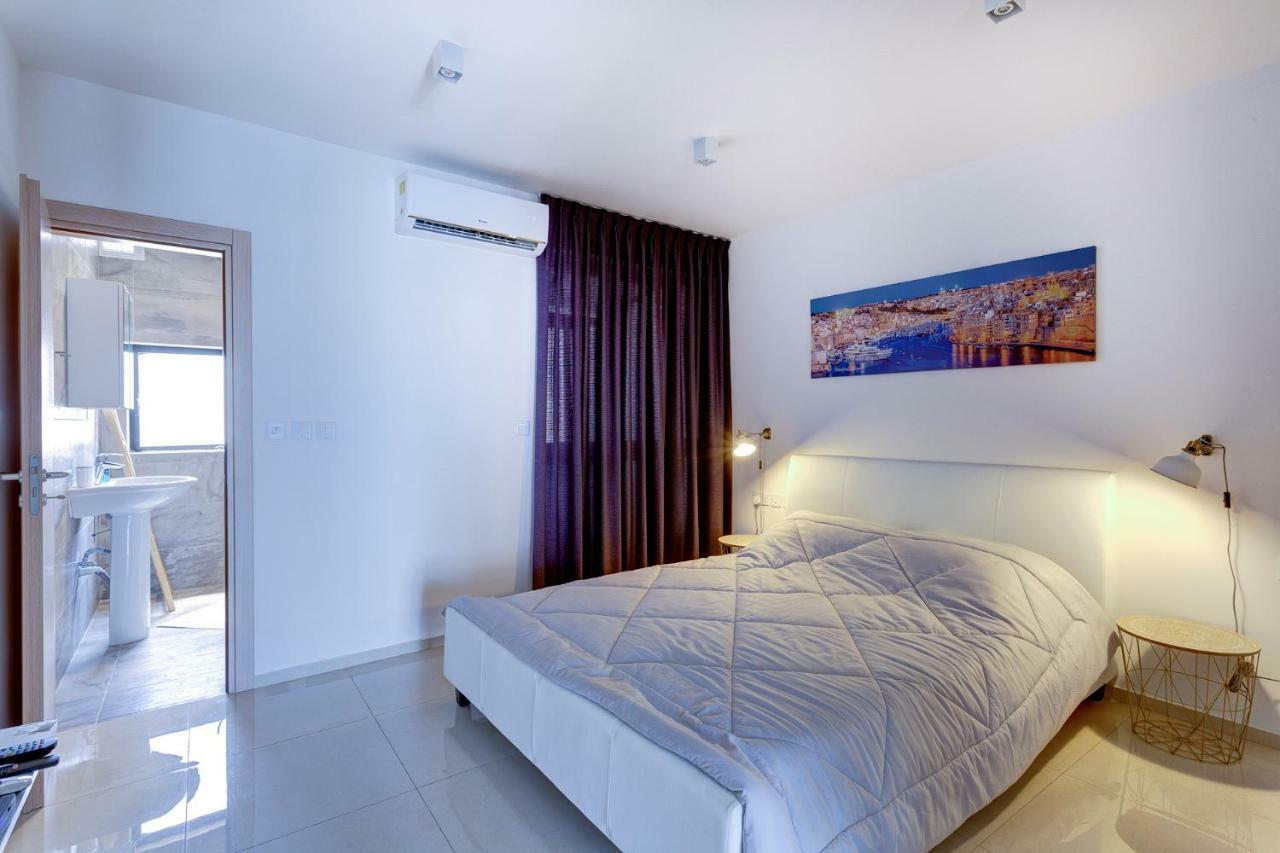 Cosy 1Br Penthouse With Terrace, Great Location Apartment Gzira Екстериор снимка