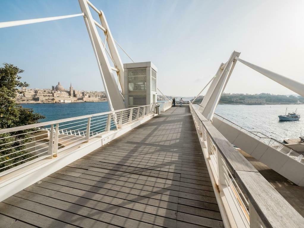 Cosy 1Br Penthouse With Terrace, Great Location Apartment Gzira Екстериор снимка
